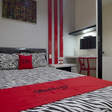 Hotel Reddoorz Near Lawang Sewu Semarang Exterior foto