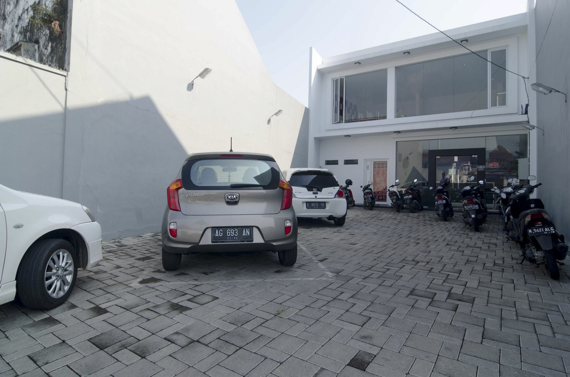 Hotel Reddoorz Near Lawang Sewu Semarang Exterior foto
